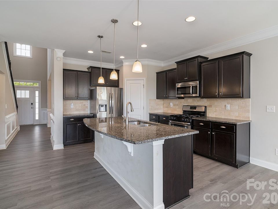 1st image of 118 Margo Ln