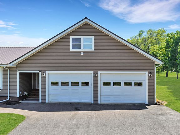 3rd image of 345 Madawaska Road