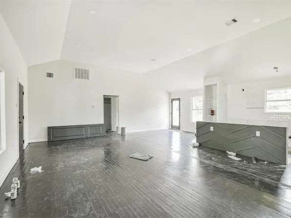 209 Leago St, Houston, TX 77022