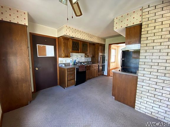 3rd image of 116 Clover Lane Dr