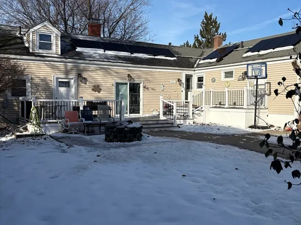 26 Linden St, Salem, MA 01970