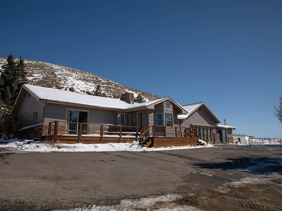 1st image of 608 Cliff Dr