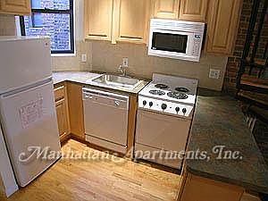 5th image of 318 E 90th St