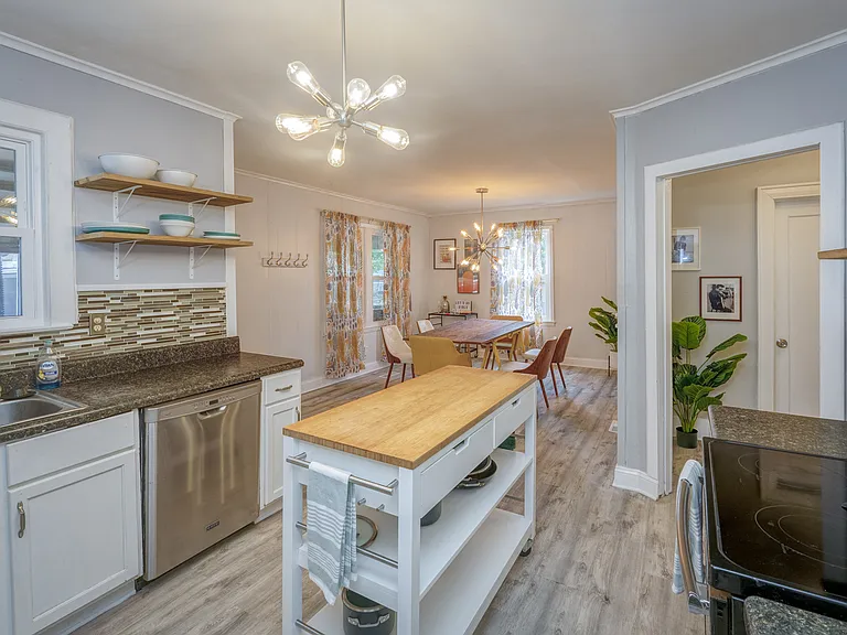 2801 Alhambra Cir — Photo 13
