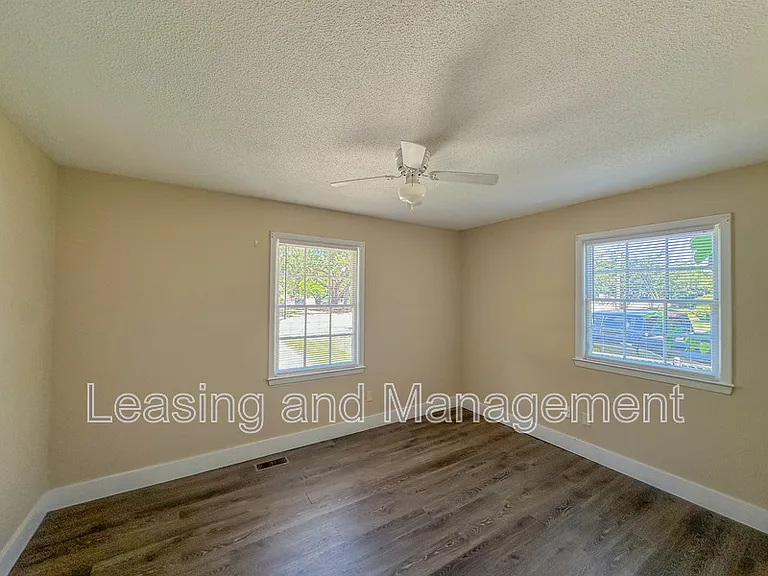 1045 Harbor View Rd #A — Photo 6