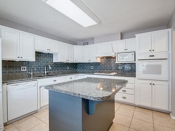 4th image of 8022 E Weldon Ave