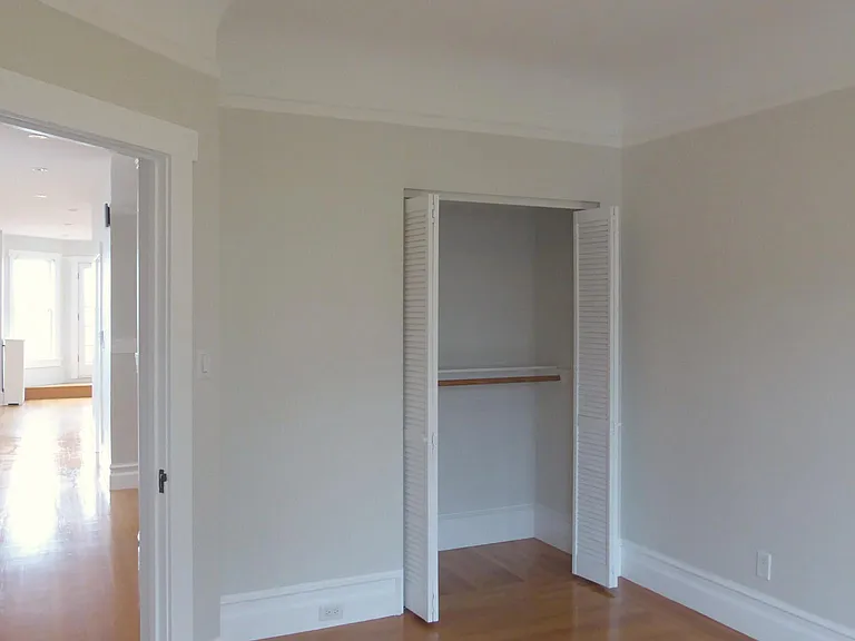 2718 McAllister St — Photo 13