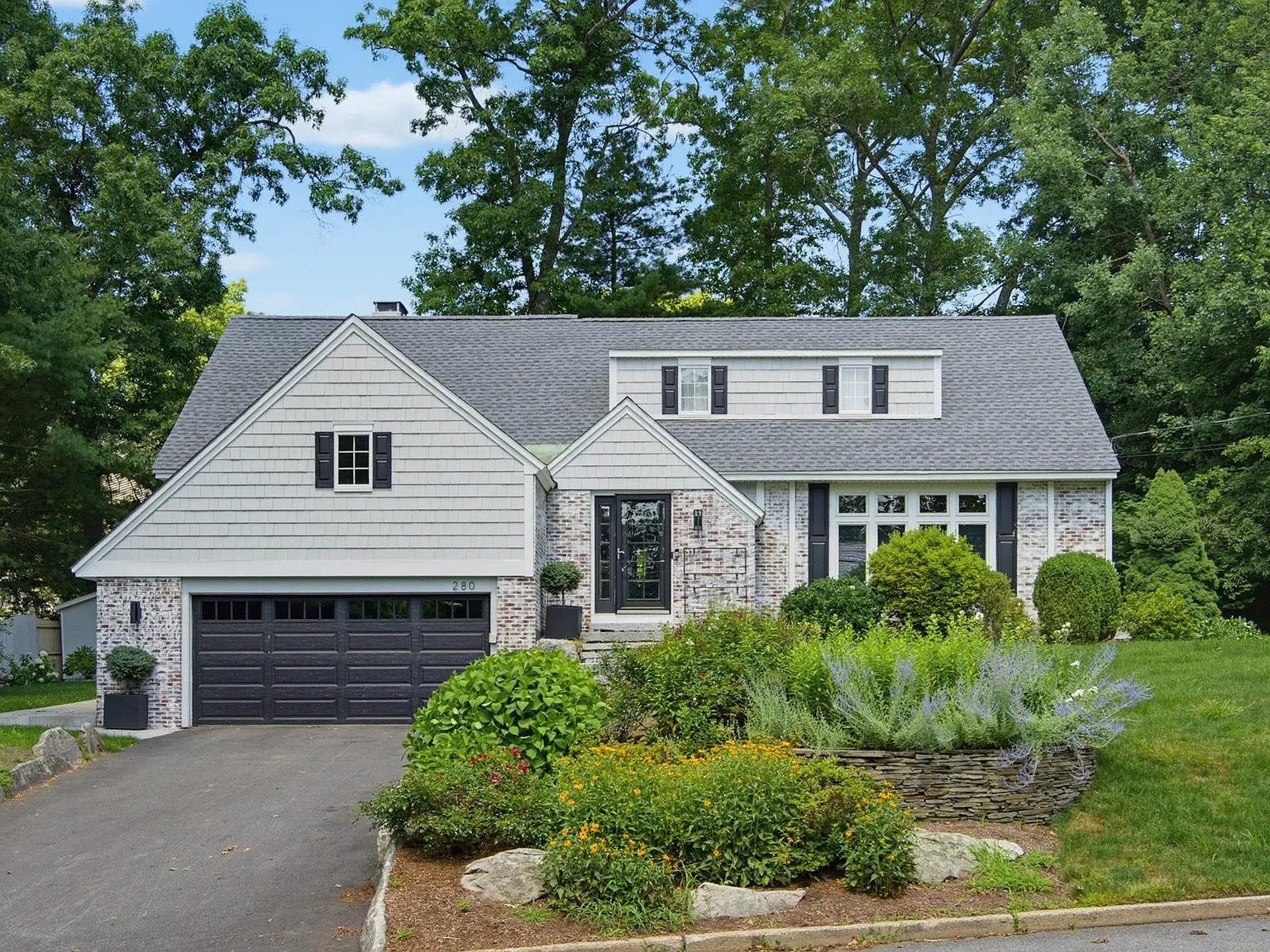 4 bed, 3.5 bath, 3763 sqft, $7,500 — Photo 3