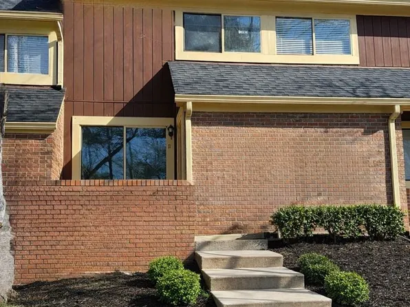 11 Country Place Ct, Alpharetta, GA 30005