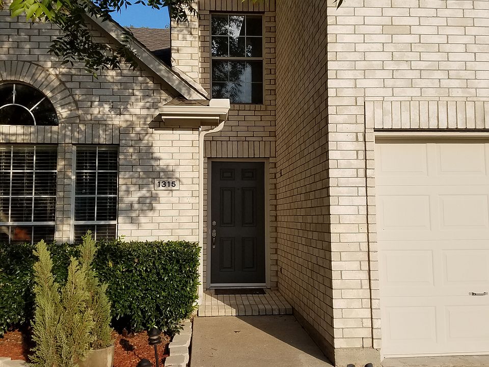 1st image of 1315 Meadowbrook Dr