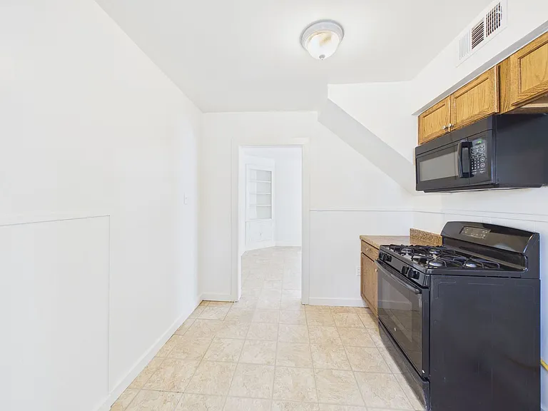 701 Sunset Ter — Photo 10