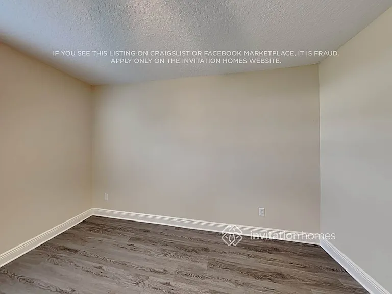 462 NW Riverside Dr — Photo 11
