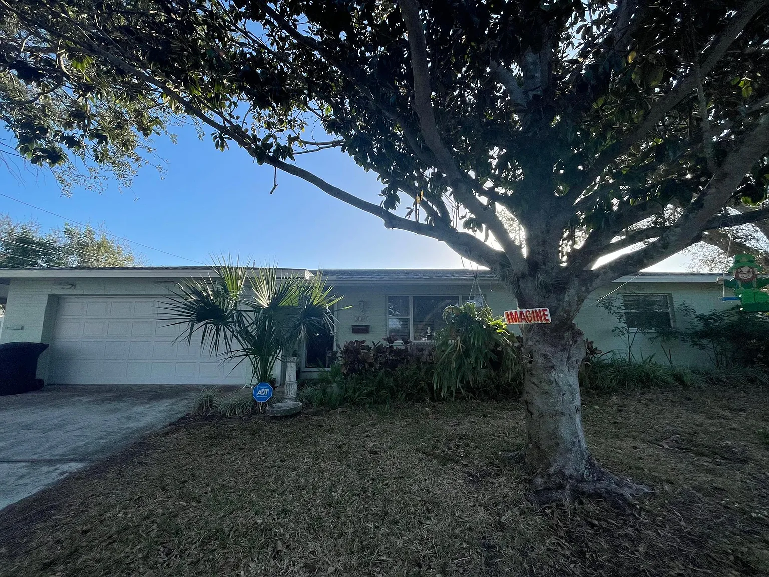 2 bed, 1234 sqft, $2,600 — Photo 2