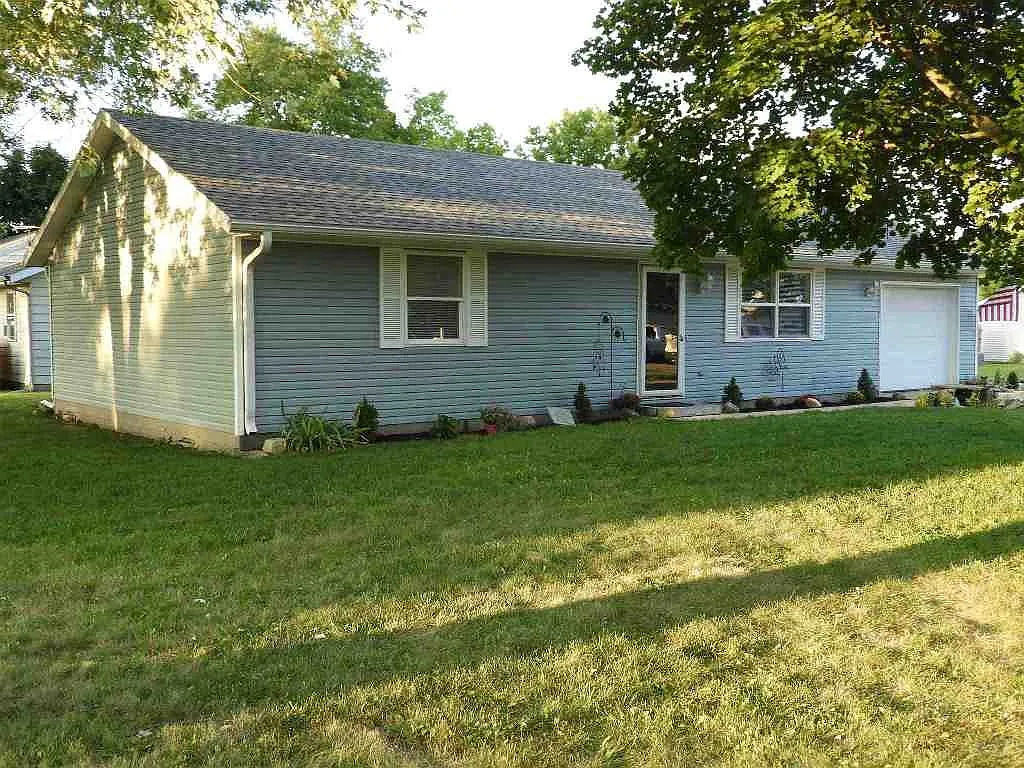 444 W Delaware Ct photo 1