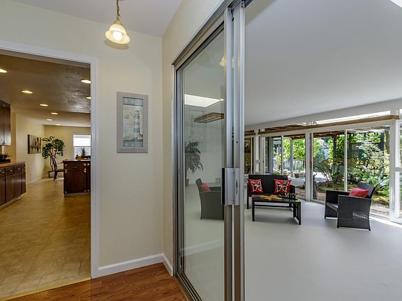 5th image of 15822 Edmund Dr