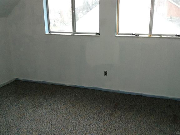 5th image of 15555 Evergreen Ave