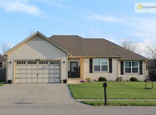 21659 W Hale St, Spring Hill, KS 66083