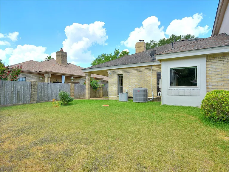 10215 River Plantation Dr #B — Photo 35