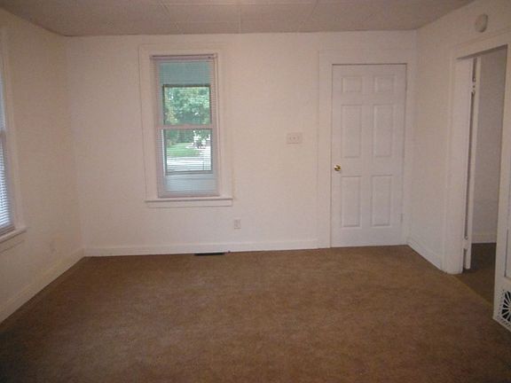 5th image of 628 Hennepin St