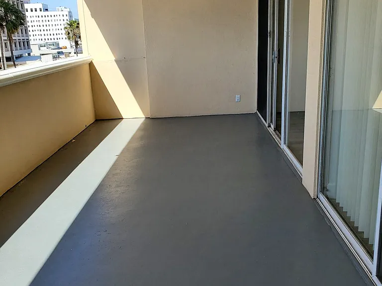 Long Beach Towers — Photo 10