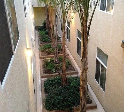 4th image of 22761 Vanowen St #203