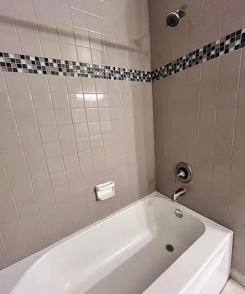 906 N Doheny Dr #512 — Photo 26