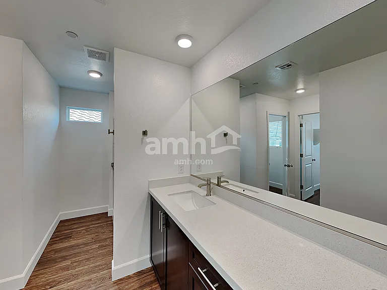 3332 Blodwen St — Photo 13