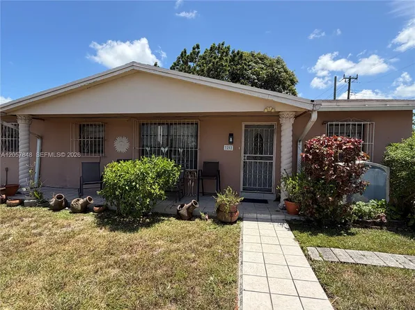3202 NW 182nd St, Miami Gardens, FL 33056