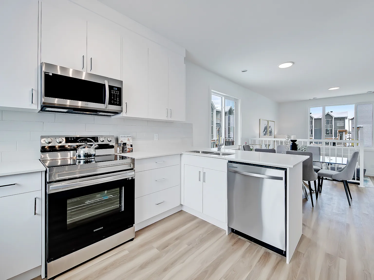 Saddleridge Avas - 3 Bedroom — Photo 3