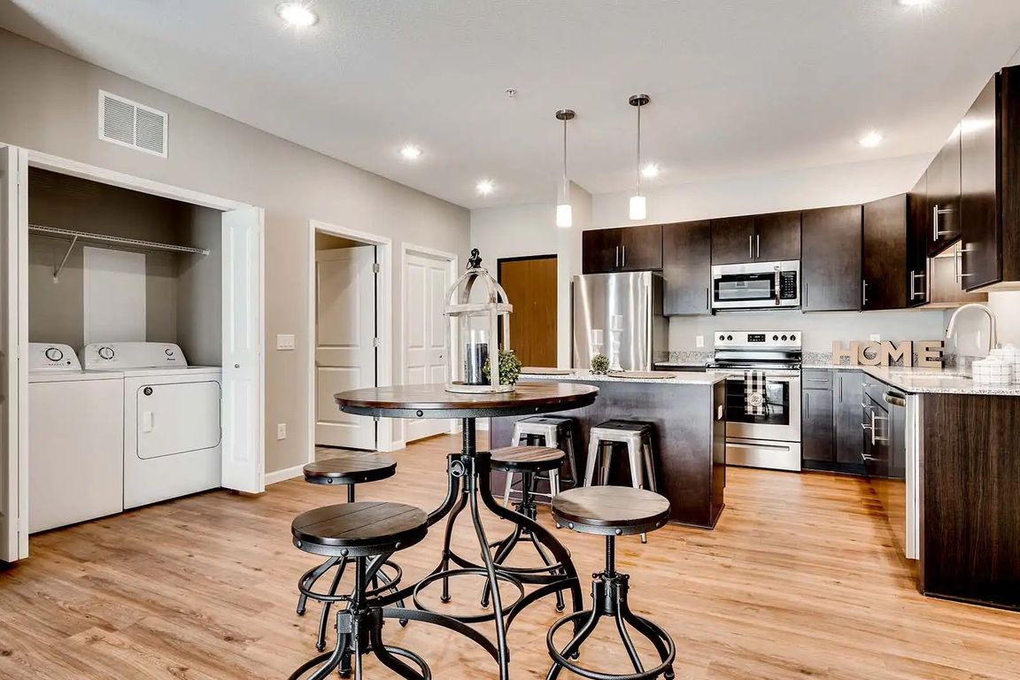 Circle Pines, MN Lexington Lofts | Layna | Dining