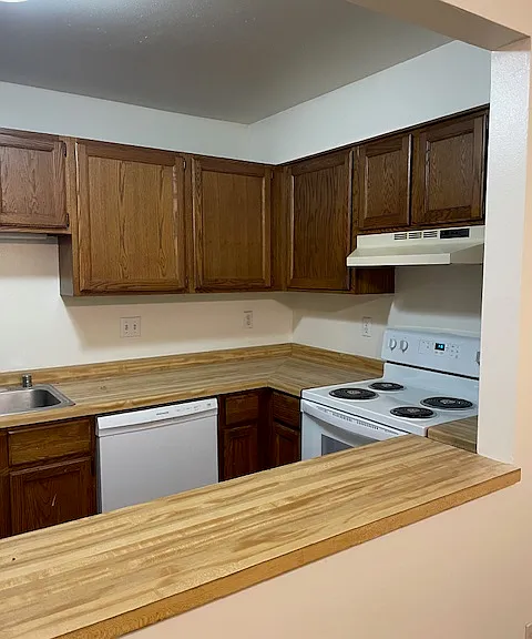 N92W7010 Evergreen Ct — Photo 8
