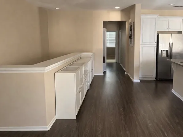 3350 E Yountville Dr Unit 10, Ontario, CA 91761