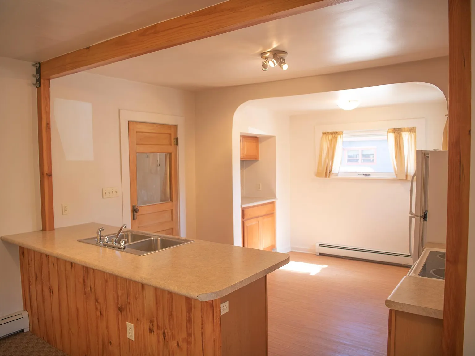 1 bed, 1000 sqft, $2,250 — Photo 3