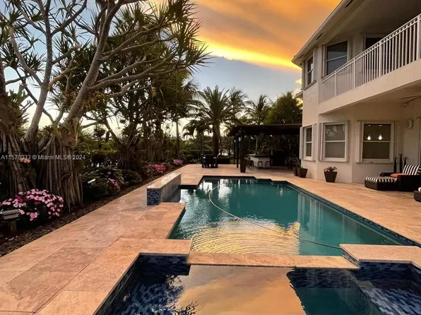 1353 Victoria Isle Dr, Weston, FL 33327