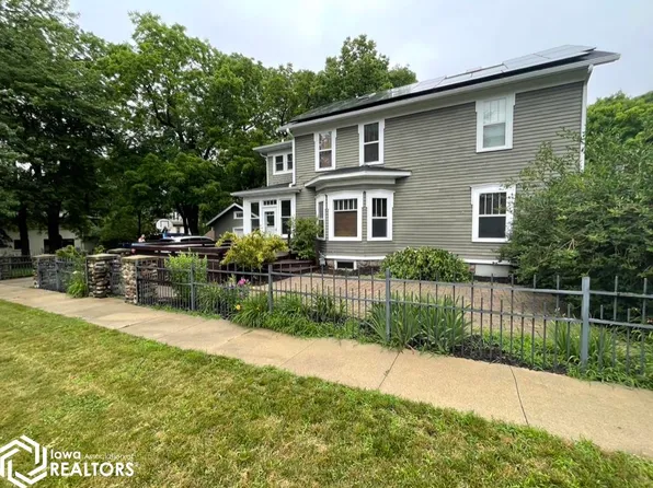 401 N 4th St, Clear Lake, IA 50428