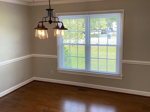 4th image of 711 Delano Court
