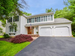 8 Flint Rd, Langhorne, PA 19047