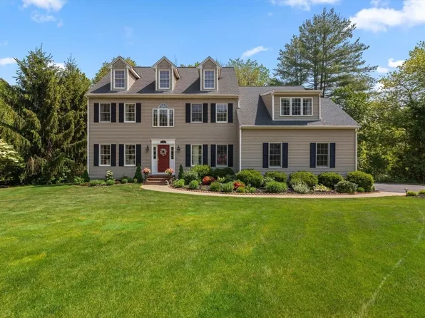 35 Fairbanks Dr, Wrentham, MA 02093