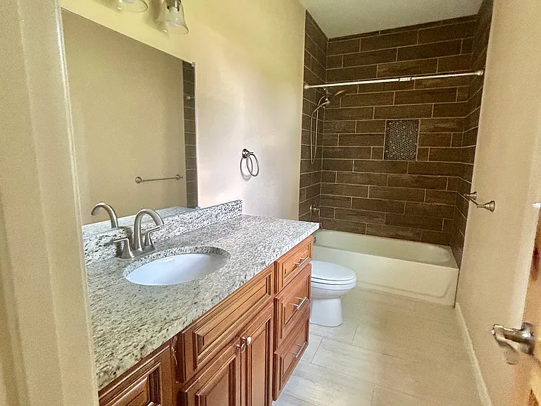 405 State Highway 132 N — Photo 10