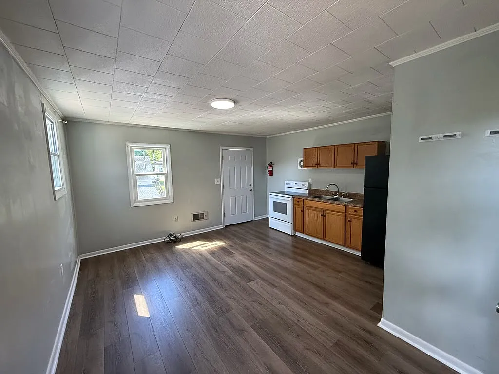 1 bed, 750 sqft, $975 — Photo 2