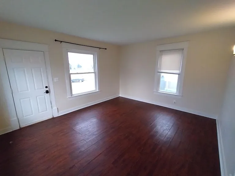 2502 Rockefeller Ave — Photo 4