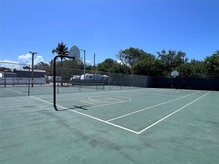 325 Calusa St #5 — Photo 22