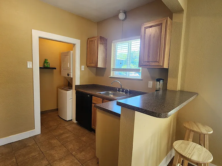 801 W Hollywood Ave — Photo 11