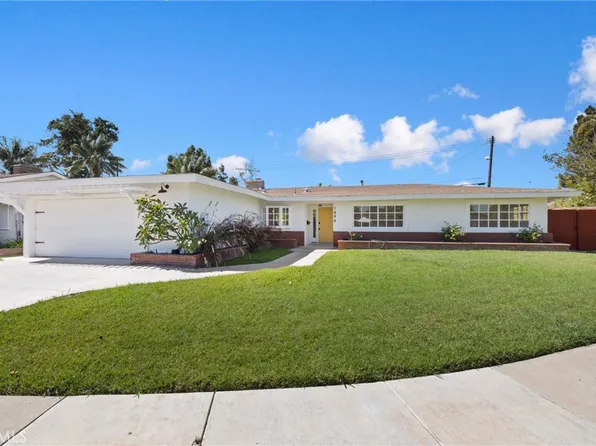 1696 Palau Pl, Costa Mesa, CA 92626