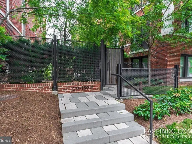 129 W St NW #103 — Photo 21