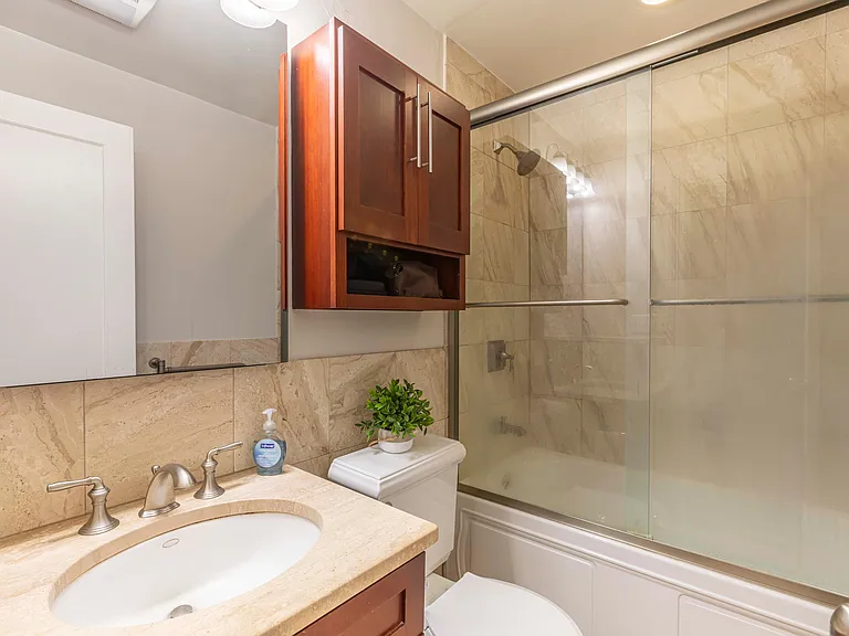 52 Cooper St #1 — Photo 8