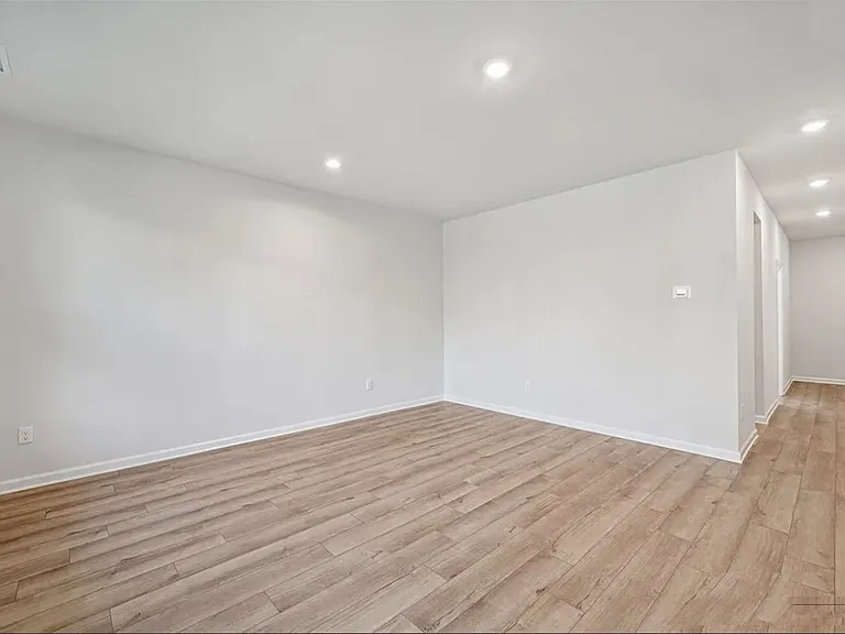 340 Mount McCauley Way — Photo 13