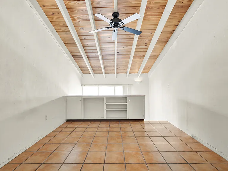 134 Salamanca Aveapt 9 #B — Photo 6