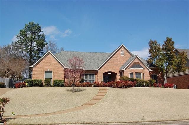 1st image of 2718 Sweet Oaks Cir