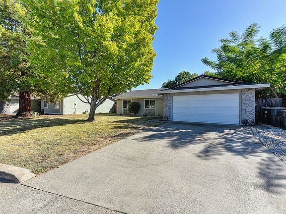 2nd image of 6957 Woodmore Oaks Dr